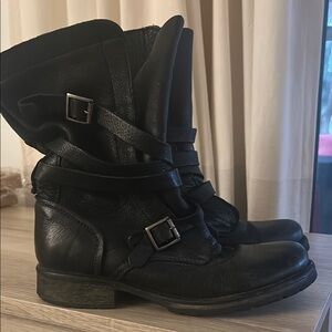 Steve Madden Banddit Black Leather Buckle Boots